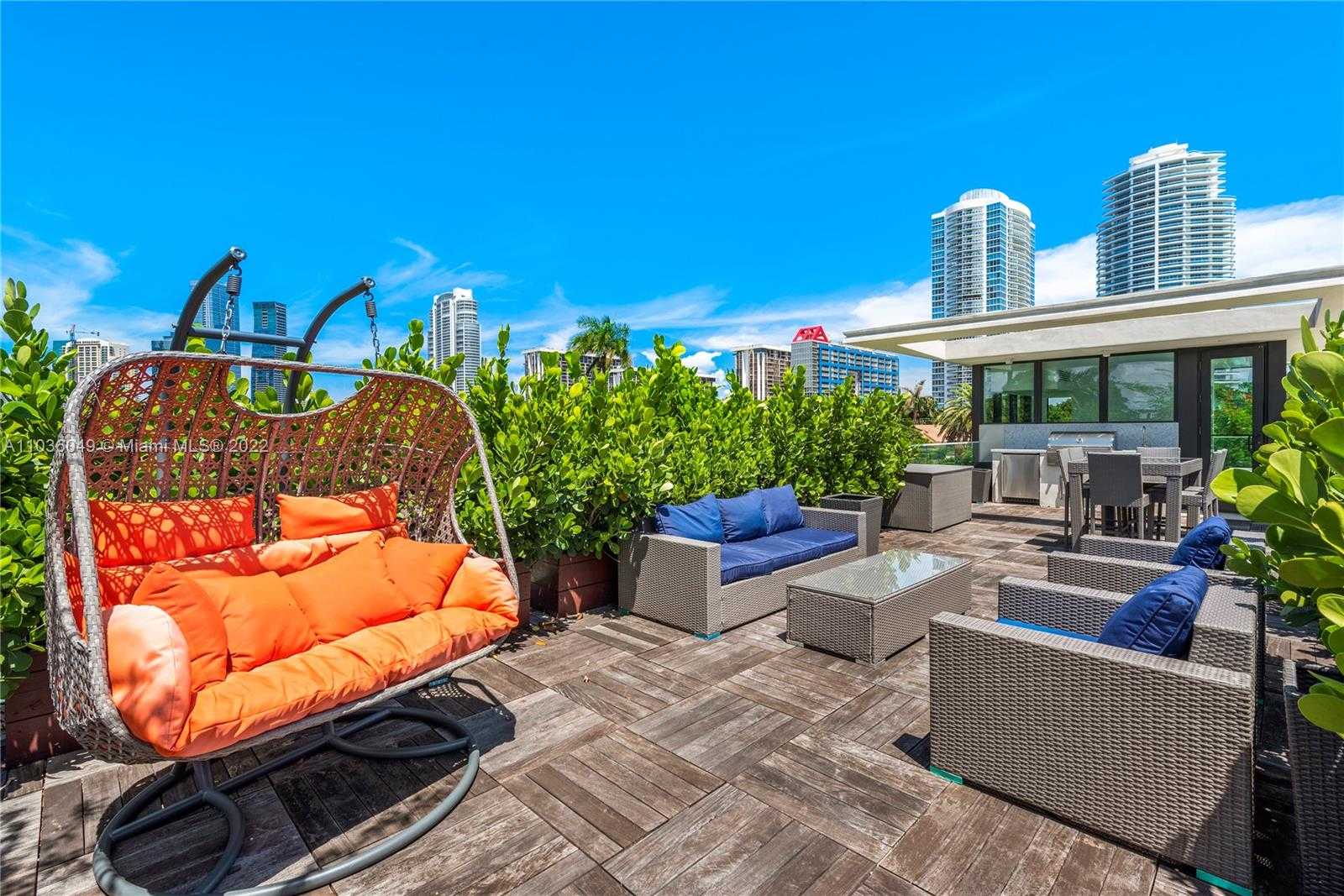 Small Image of 2140 SOUTH MIAMI AVE, Miami Number 45