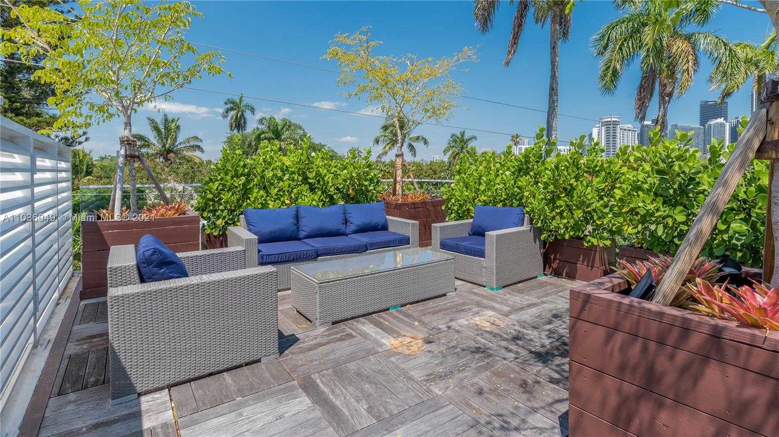 Small Image of 2140 SOUTH MIAMI AVE, Miami Number 46