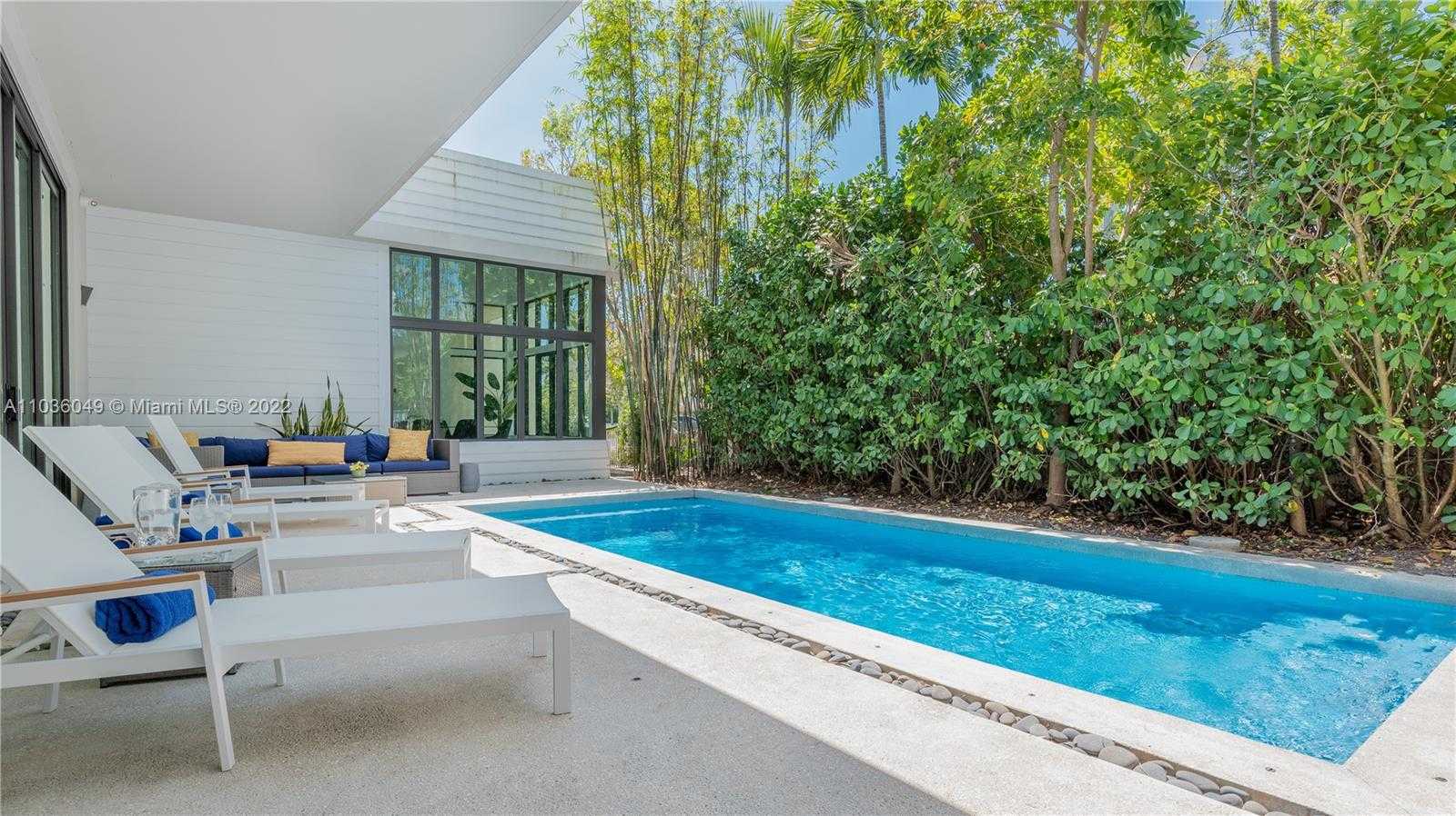 Small Image of 2140 SOUTH MIAMI AVE, Miami Number 5