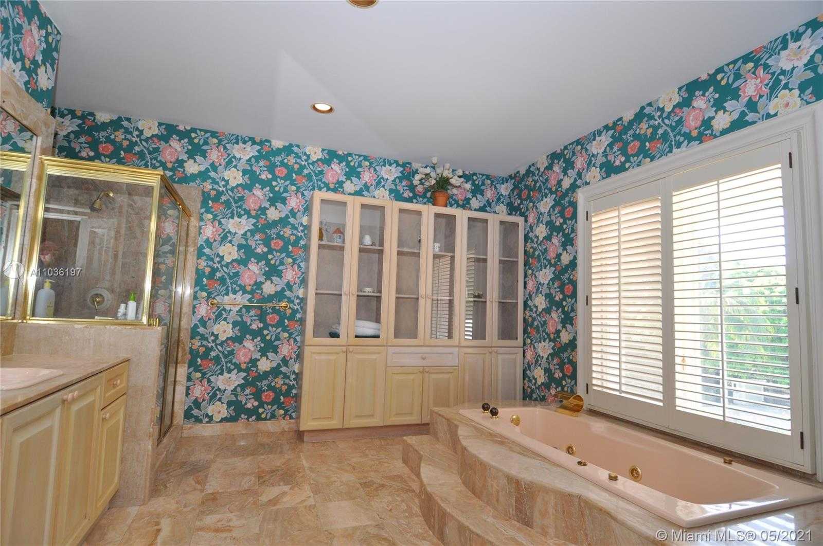 Small Image of 131 CAPE FLORIDA DR, Key Biscayne Number 8