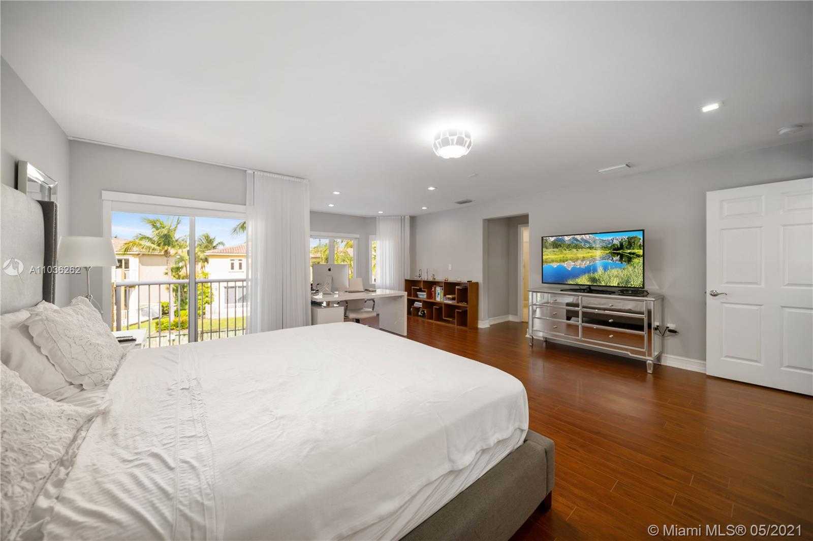 Small Image of 3172 NORTH EAST 211TH ST, Aventura Number 19