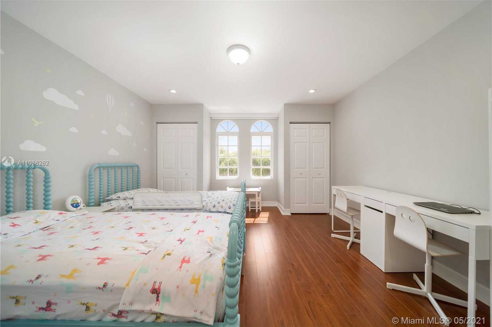Small Image of 3172 NORTH EAST 211TH ST, Aventura Number 25