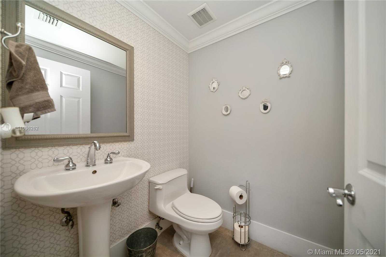 Small Image of 3172 NORTH EAST 211TH ST, Aventura Number 28