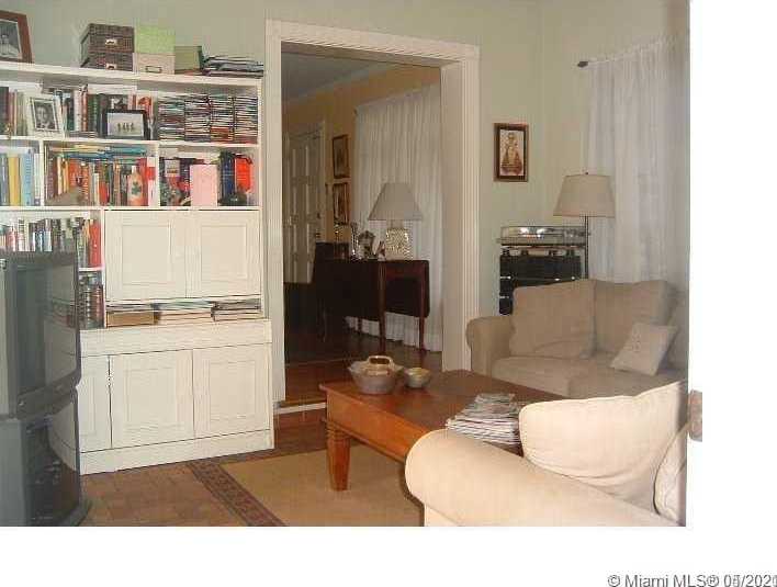 Small Image of 1409 ALGARDI AVE, Coral Gables Number 6