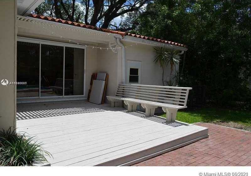 Small Image of 1409 ALGARDI AVE, Coral Gables Number 8