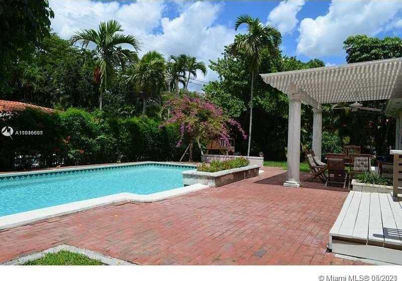 Small Image of 1409 ALGARDI AVE, Coral Gables Number 9