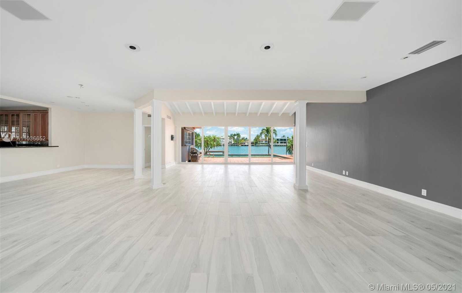 Small Image of 345 NORTH SHORE DR, Miami Beach Number 6