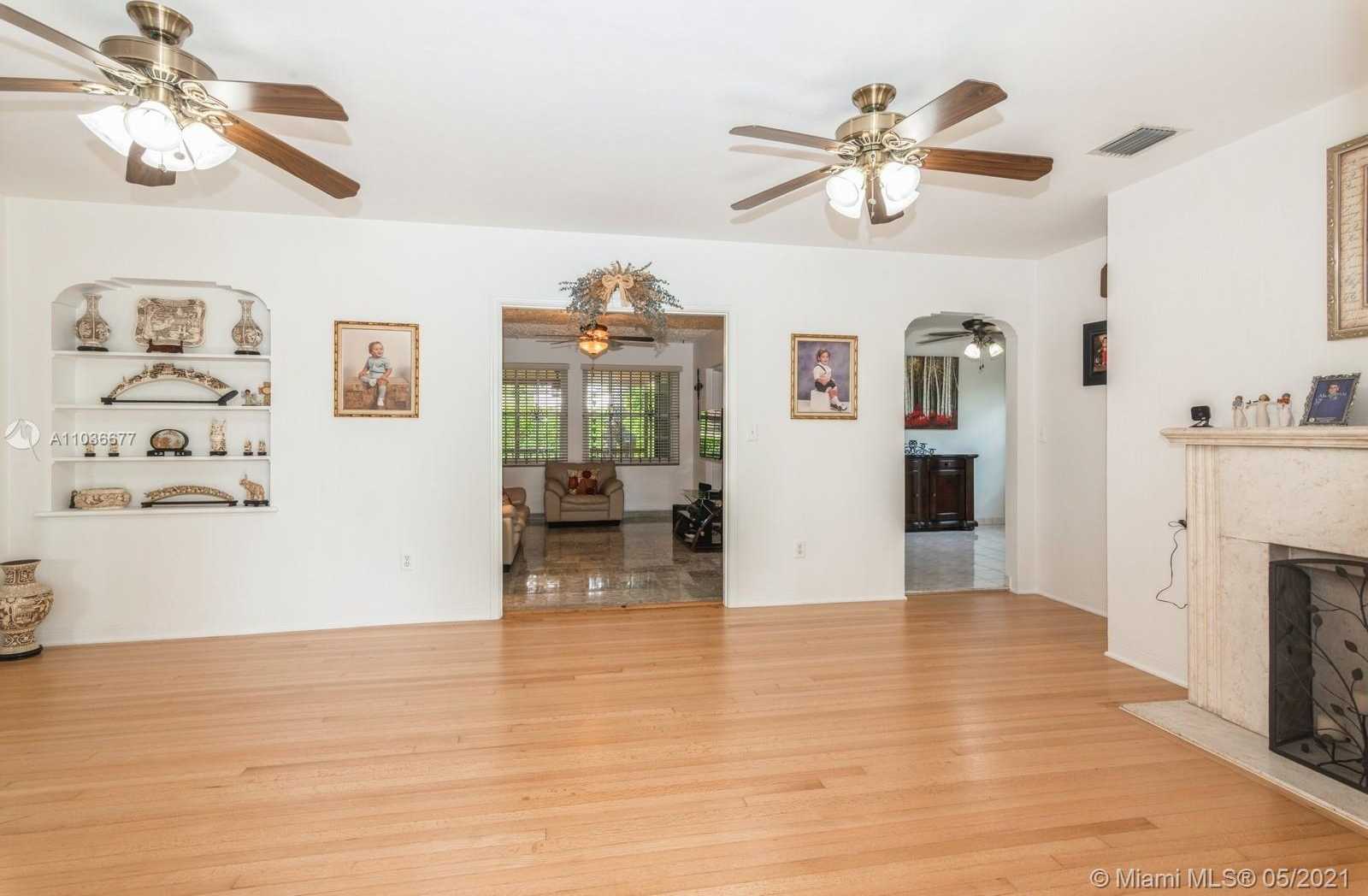 Small Image of 720 SOUTH WEST 27TH RD, Miami Number 3