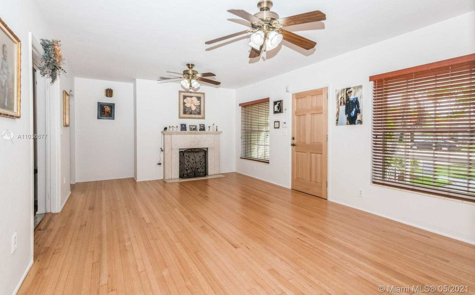 Small Image of 720 SOUTH WEST 27TH RD, Miami Number 4