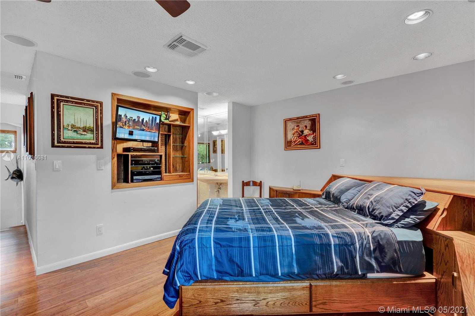 Small Image of 9573 SOUTH WEST 148TH AVENUE CIR N, Miami Number 13