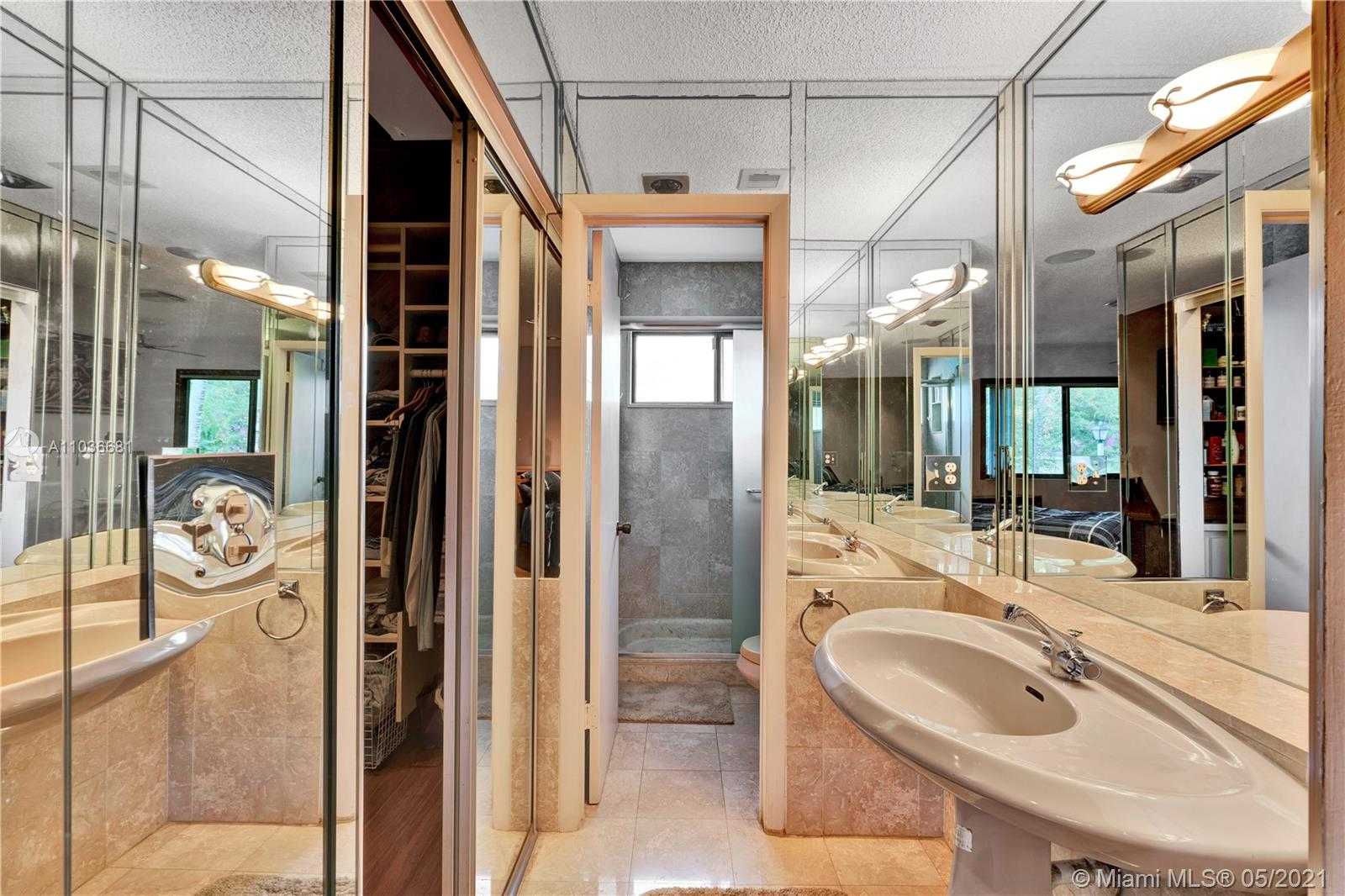 Small Image of 9573 SOUTH WEST 148TH AVENUE CIR N, Miami Number 14