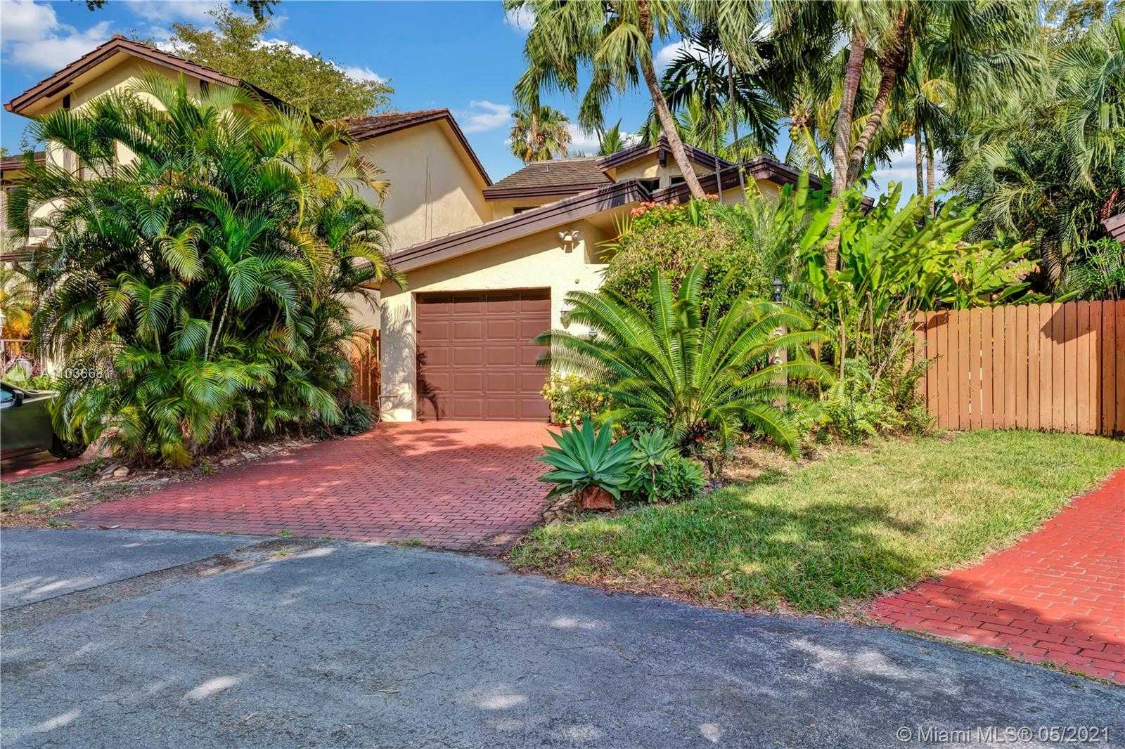 Small Image of 9573 SOUTH WEST 148TH AVENUE CIR N, Miami Number 2