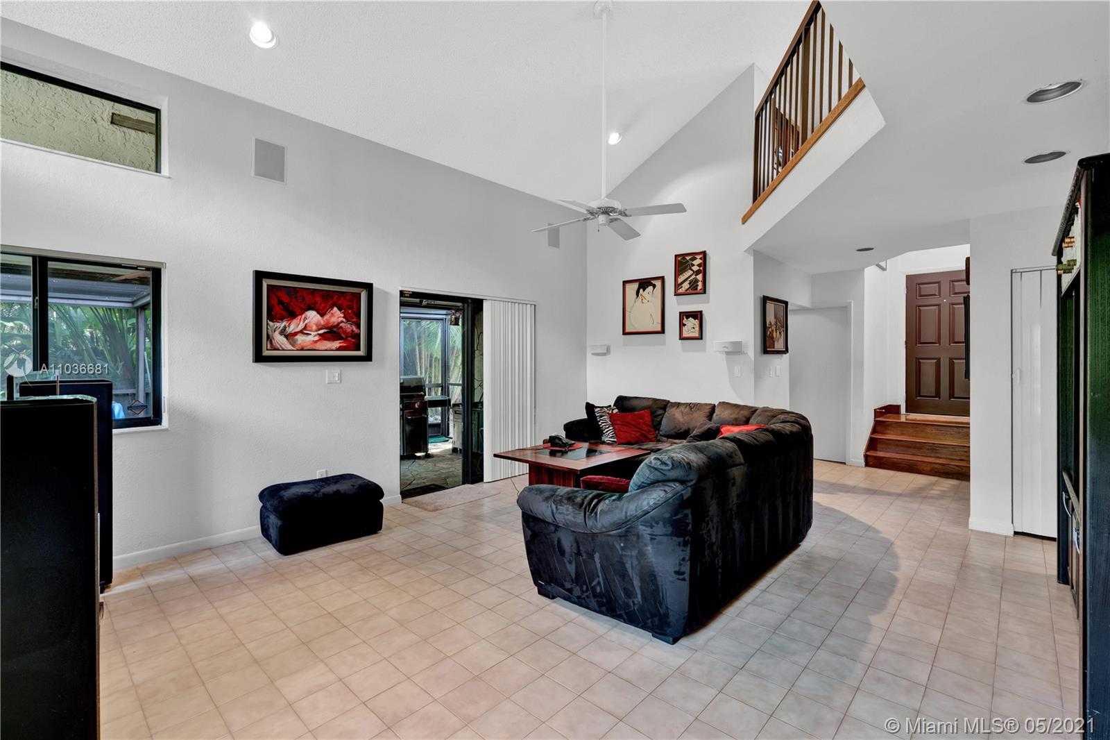 Small Image of 9573 SOUTH WEST 148TH AVENUE CIR N, Miami Number 4