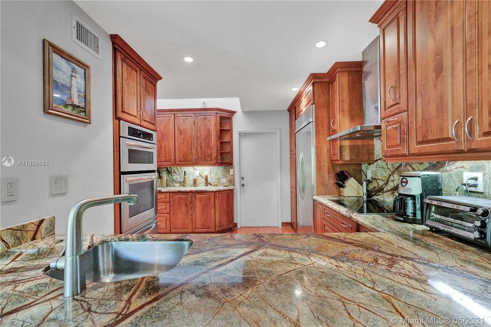 Small Image of 9573 SOUTH WEST 148TH AVENUE CIR N, Miami Number 6