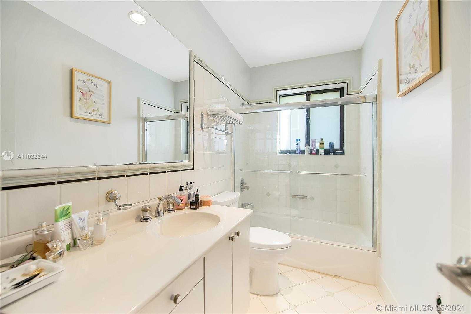 Small Image of 1020 NORTH EAST 98TH ST, Miami Shores Number 15