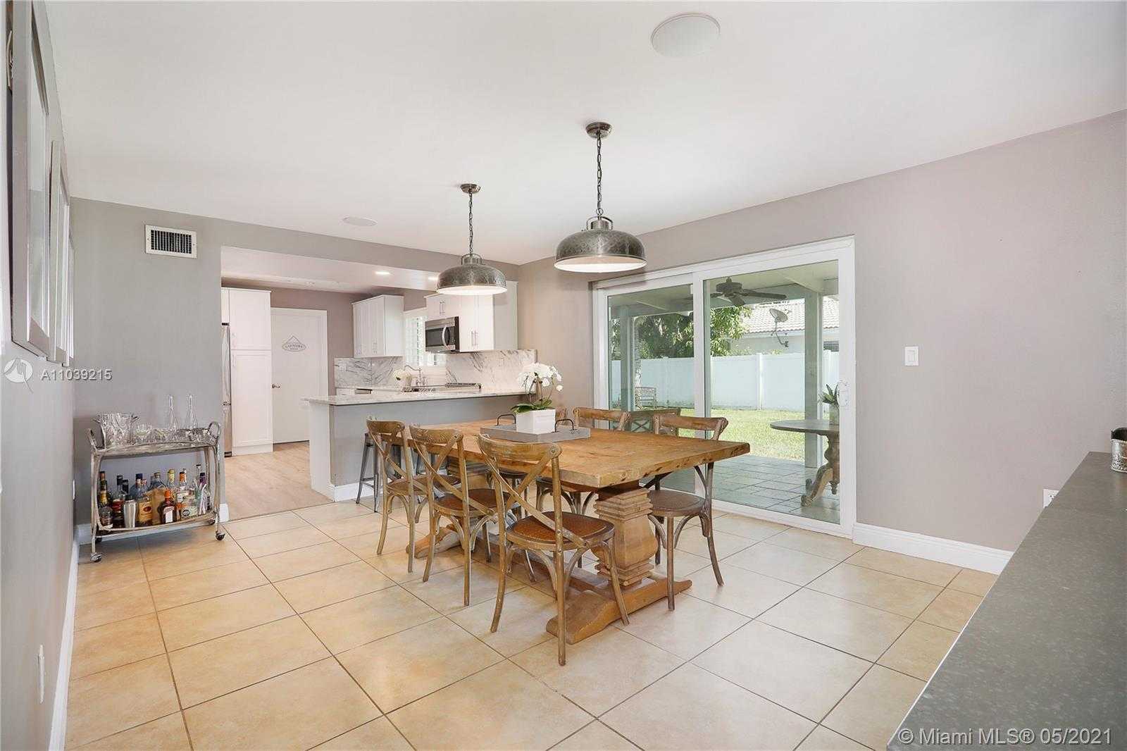 Small Image of 5850 SOUTH WEST 56 TER, South Miami Number 11