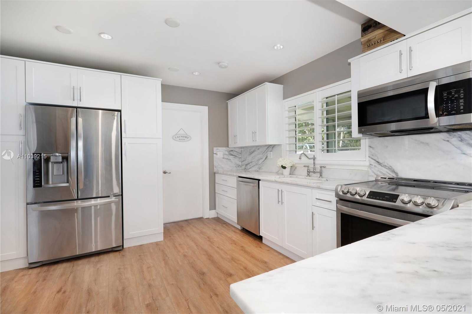 Small Image of 5850 SOUTH WEST 56 TER, South Miami Number 13