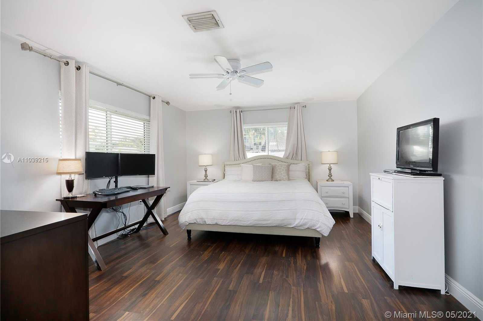 Small Image of 5850 SOUTH WEST 56 TER, South Miami Number 15