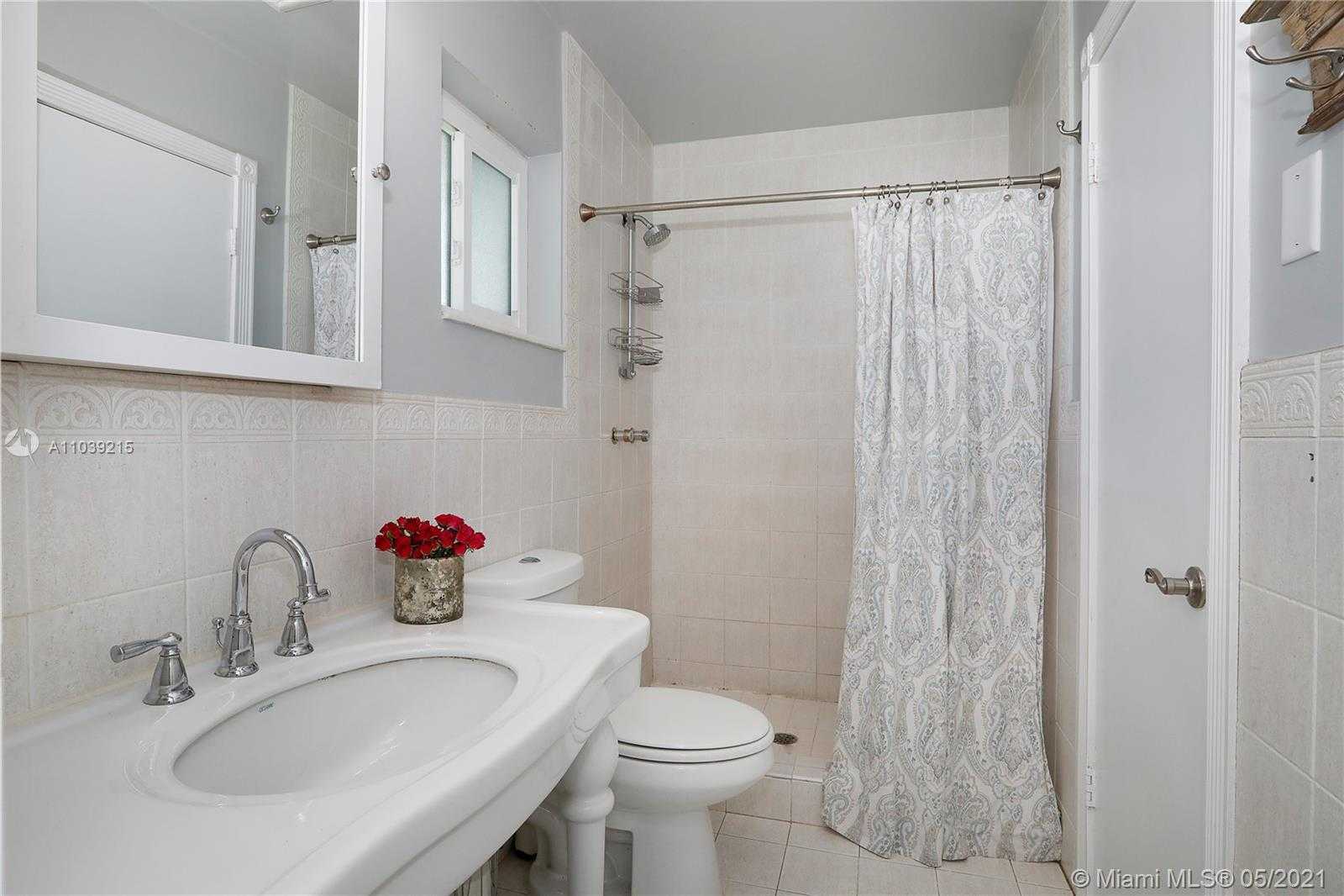 Small Image of 5850 SOUTH WEST 56 TER, South Miami Number 17