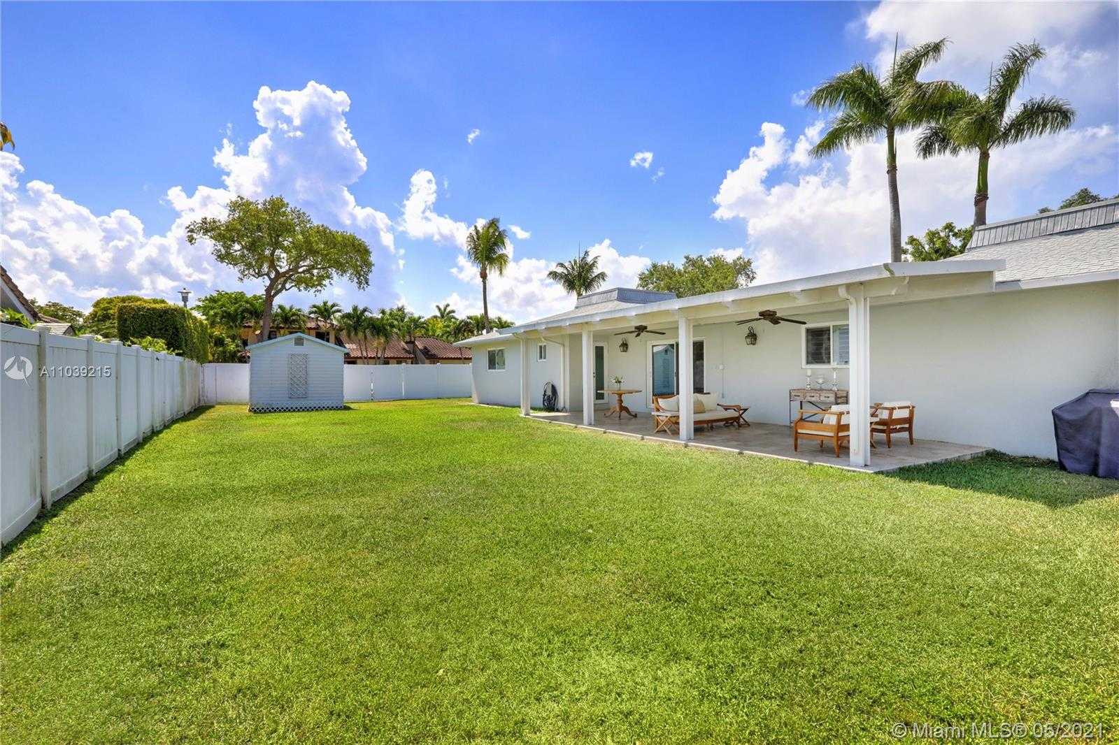 Small Image of 5850 SOUTH WEST 56 TER, South Miami Number 23