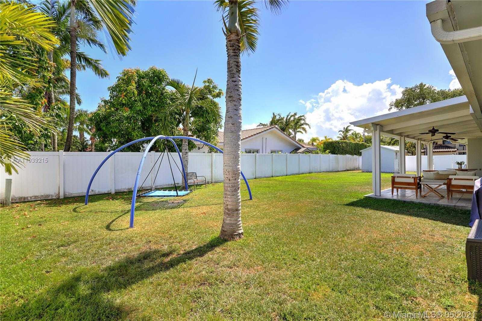 Small Image of 5850 SOUTH WEST 56 TER, South Miami Number 24