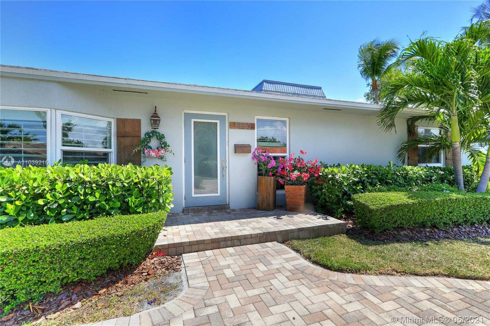 Small Image of 5850 SOUTH WEST 56 TER, South Miami Number 3