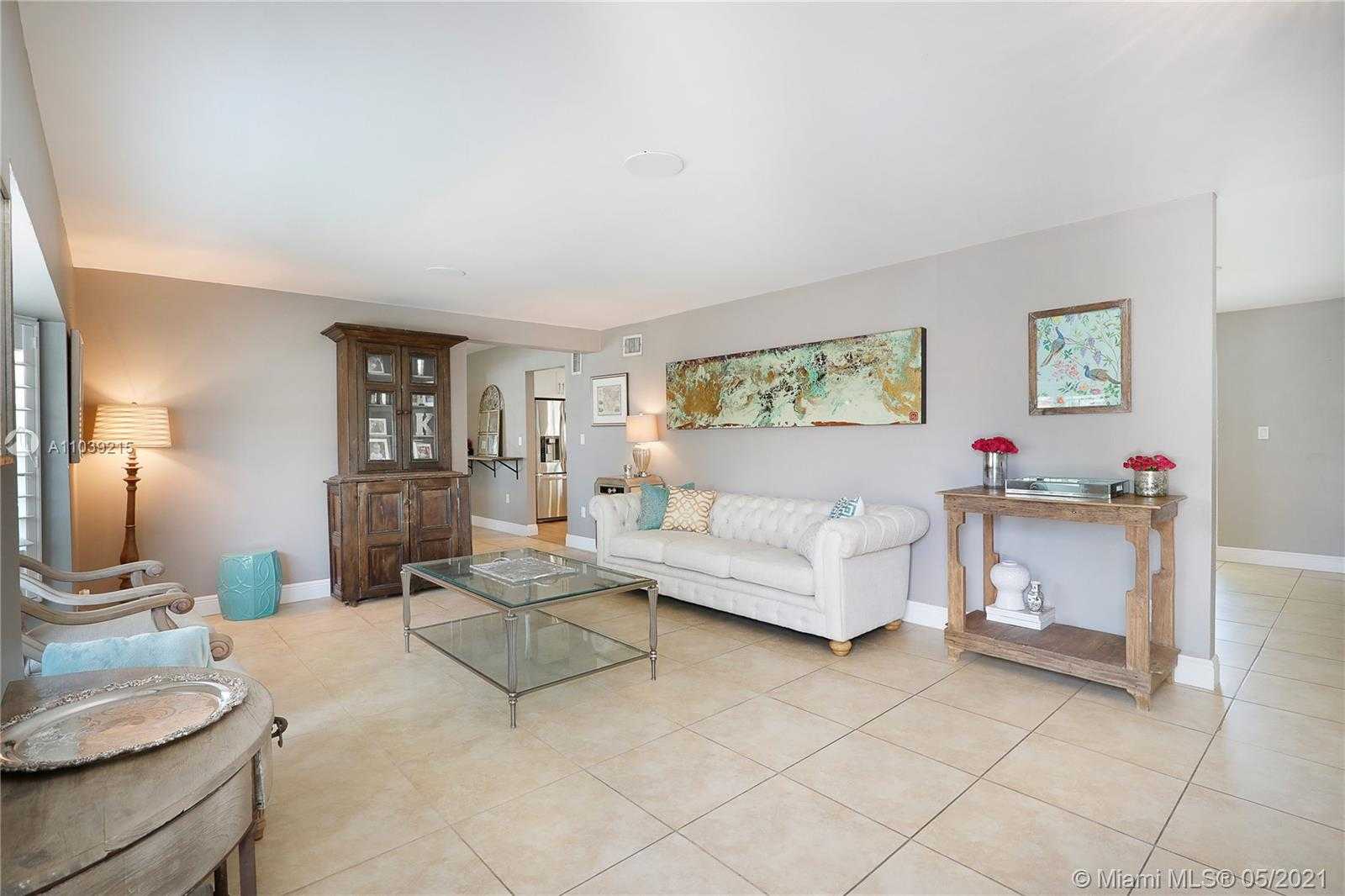 Small Image of 5850 SOUTH WEST 56 TER, South Miami Number 4