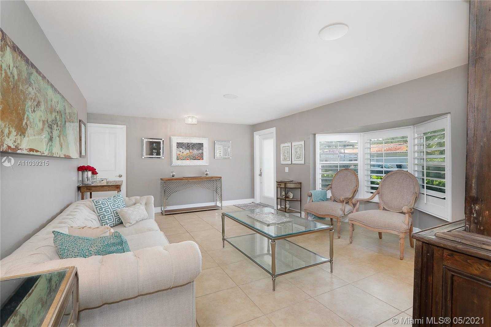 Small Image of 5850 SOUTH WEST 56 TER, South Miami Number 6