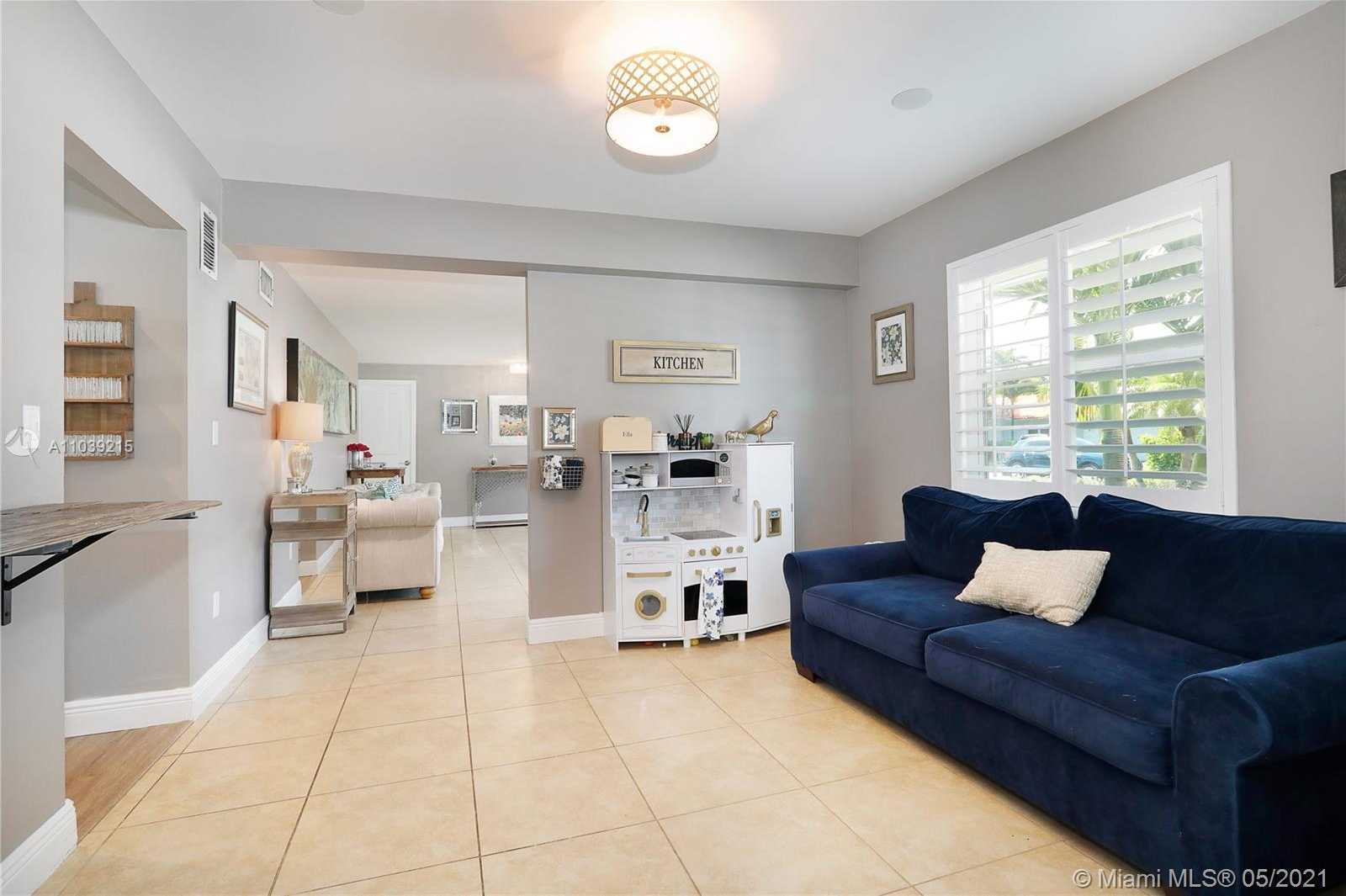 Small Image of 5850 SOUTH WEST 56 TER, South Miami Number 8
