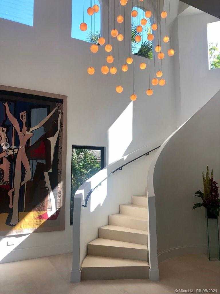 Small Image of 469 OCEAN BLVD, Golden Beach Number 4