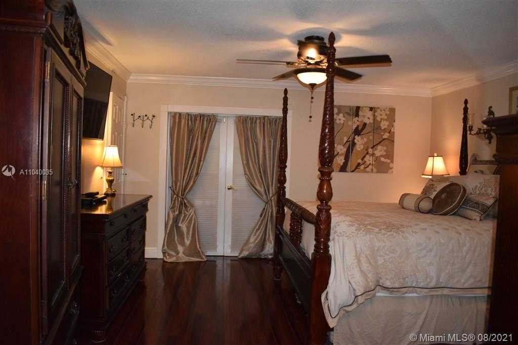 Small Image of 1101 SOUTH WEST 71ST AVE, Plantation Number 26