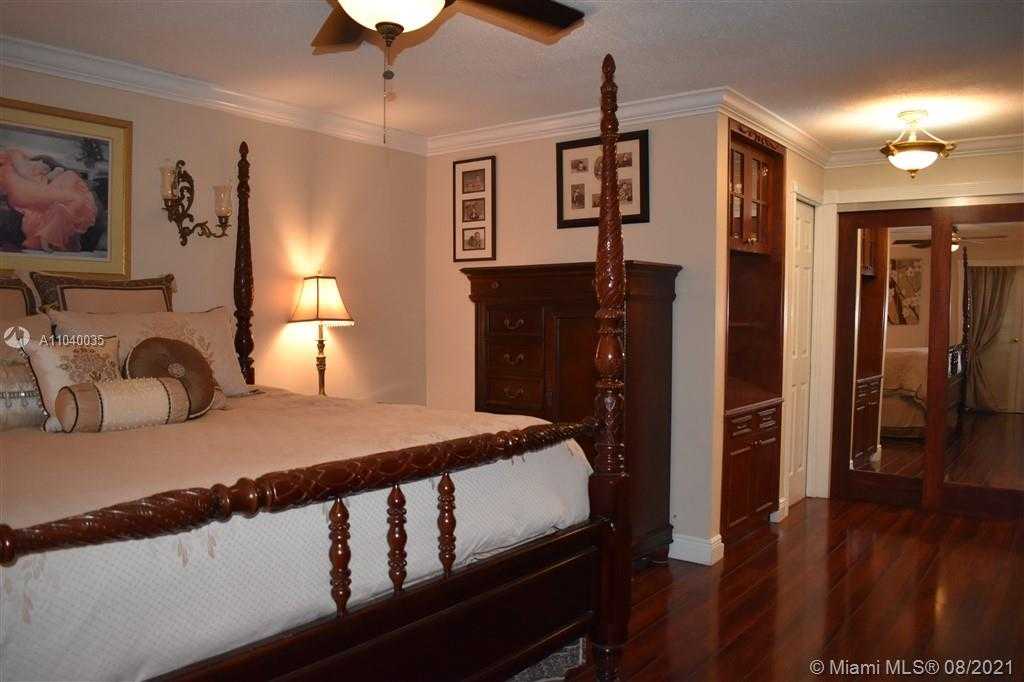 Small Image of 1101 SOUTH WEST 71ST AVE, Plantation Number 27