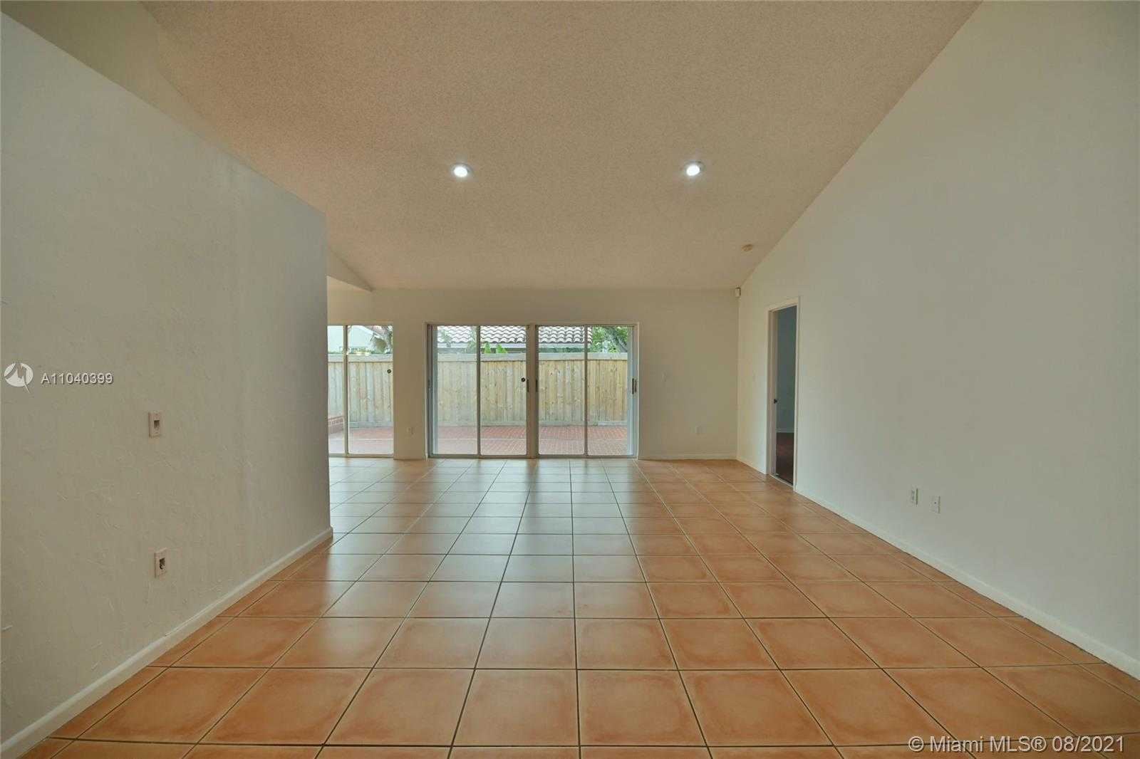 Small Image of 10380 NORTH WEST 46TH ST, Doral Number 11