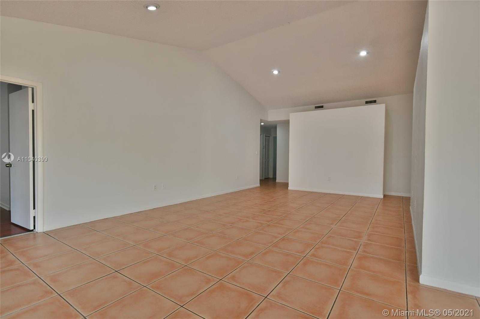 Small Image of 10380 NORTH WEST 46TH ST, Doral Number 12