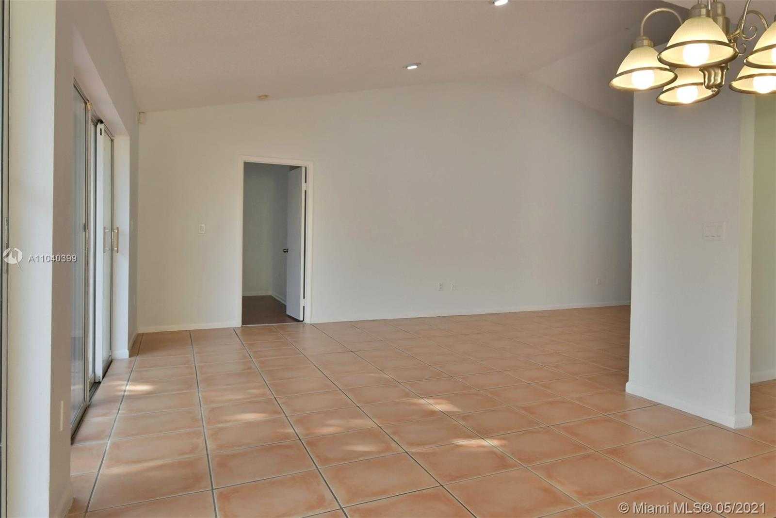 Small Image of 10380 NORTH WEST 46TH ST, Doral Number 15