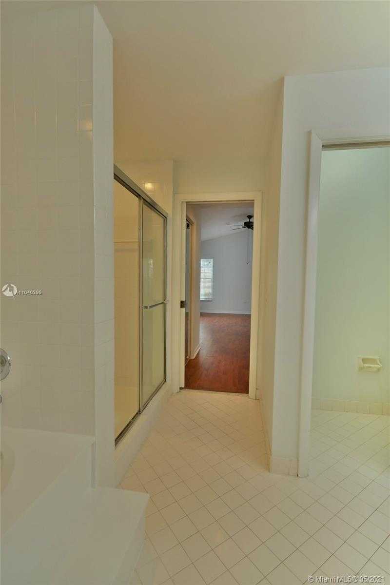 Small Image of 10380 NORTH WEST 46TH ST, Doral Number 20