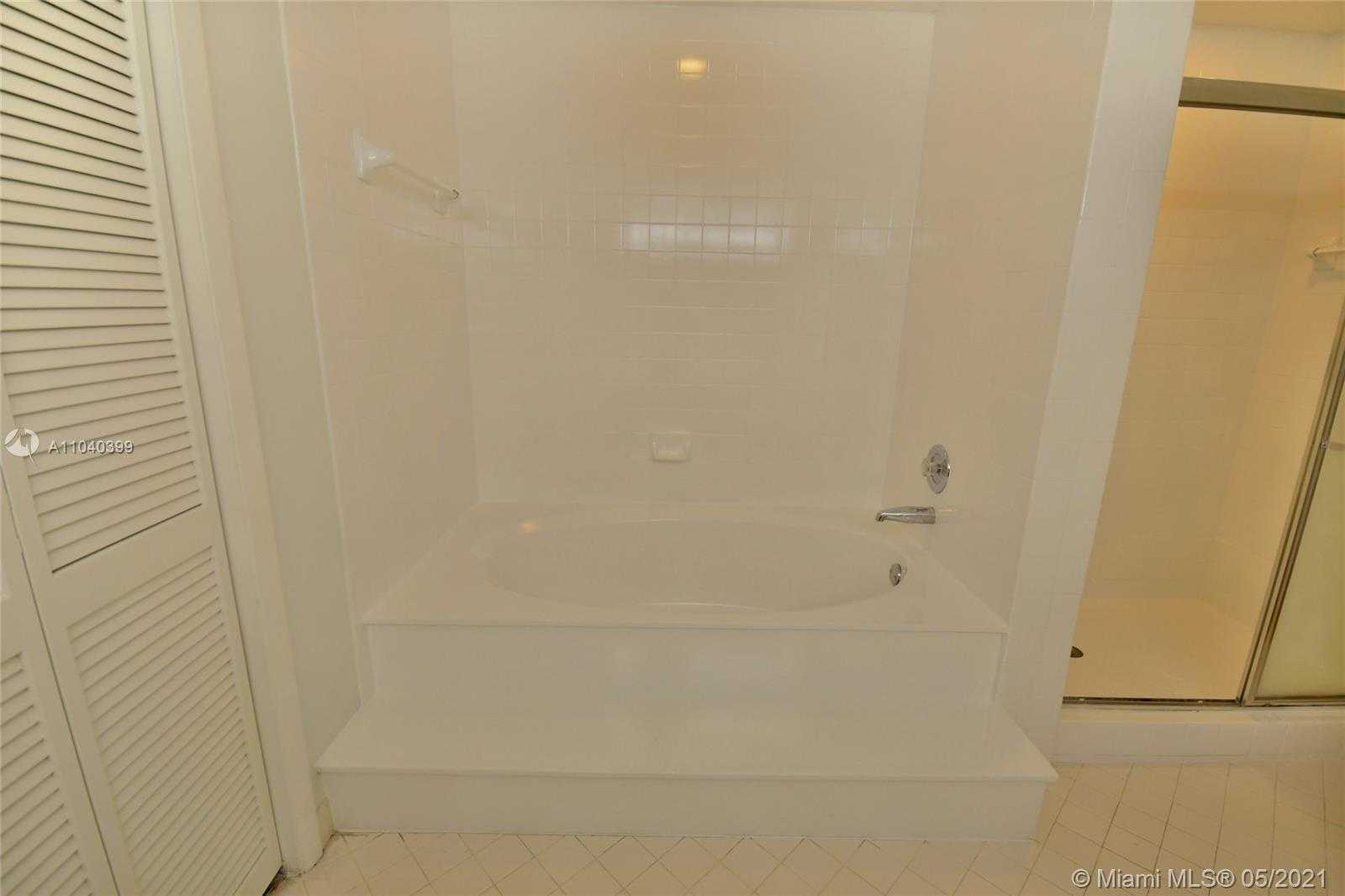 Small Image of 10380 NORTH WEST 46TH ST, Doral Number 22
