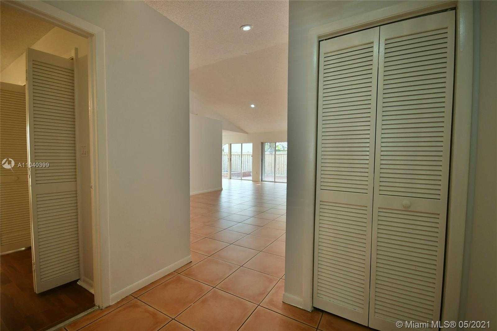 Small Image of 10380 NORTH WEST 46TH ST, Doral Number 27
