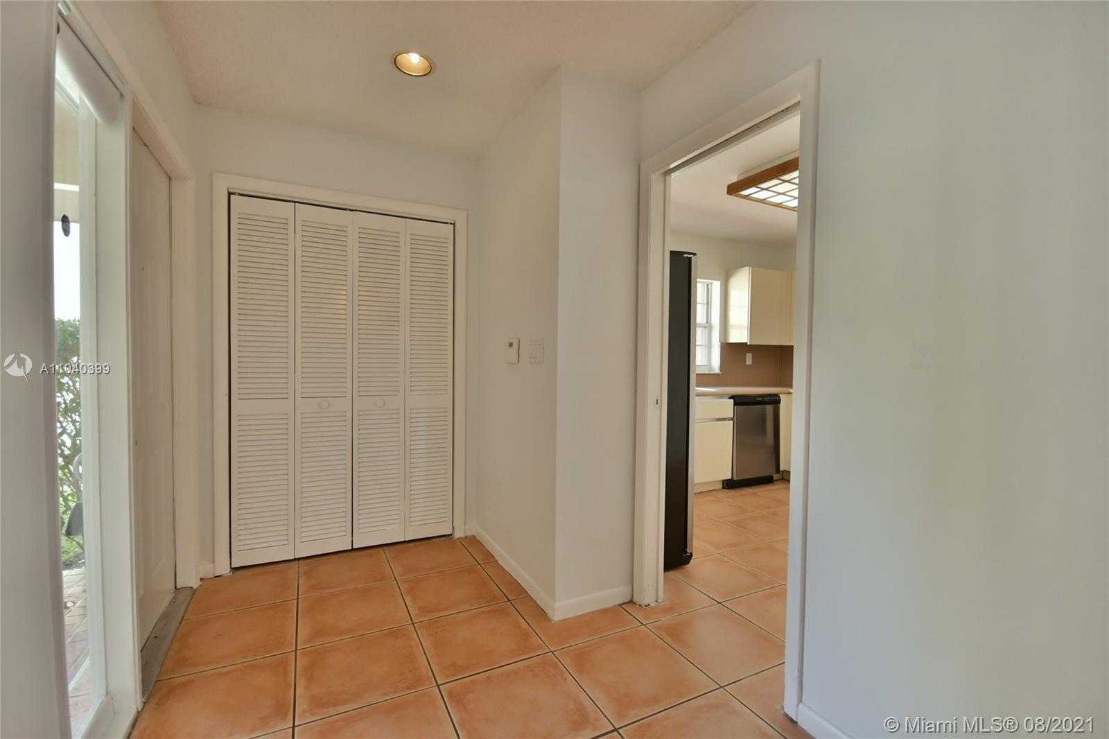 Small Image of 10380 NORTH WEST 46TH ST, Doral Number 3