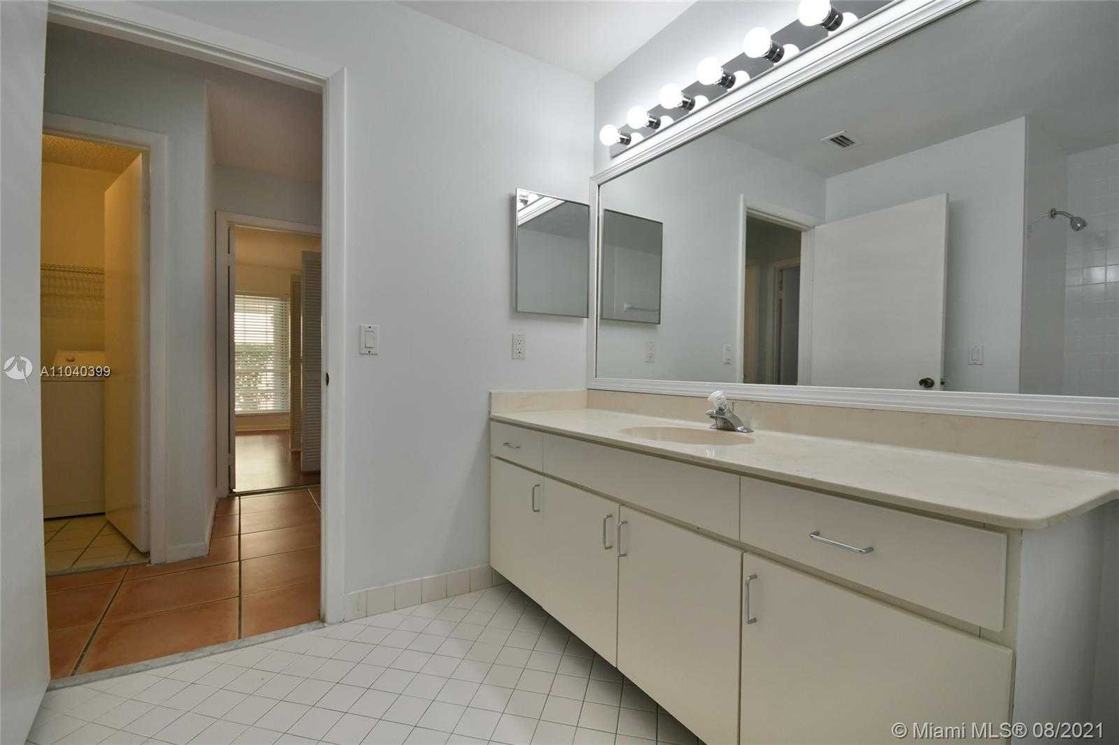 Small Image of 10380 NORTH WEST 46TH ST, Doral Number 31