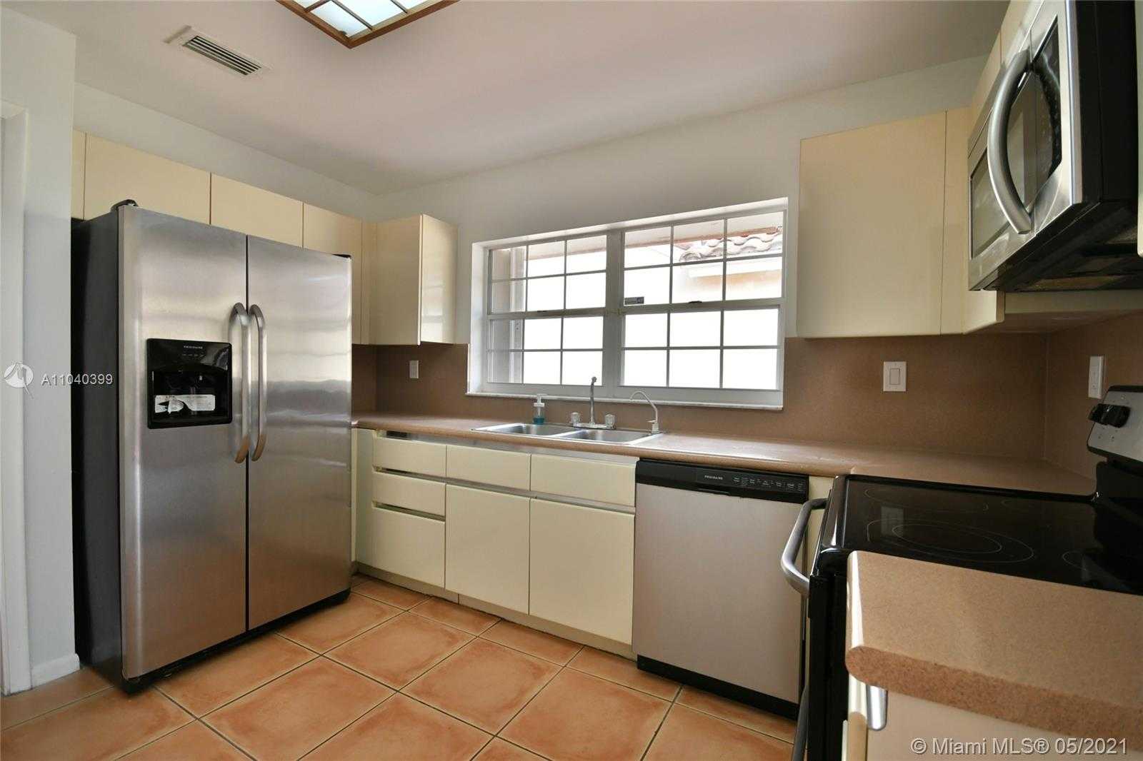 Small Image of 10380 NORTH WEST 46TH ST, Doral Number 5