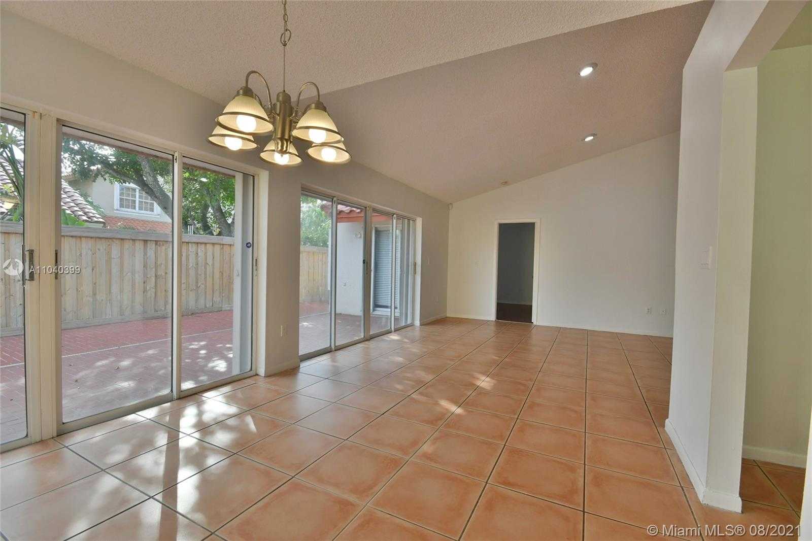 Small Image of 10380 NORTH WEST 46TH ST, Doral Number 8