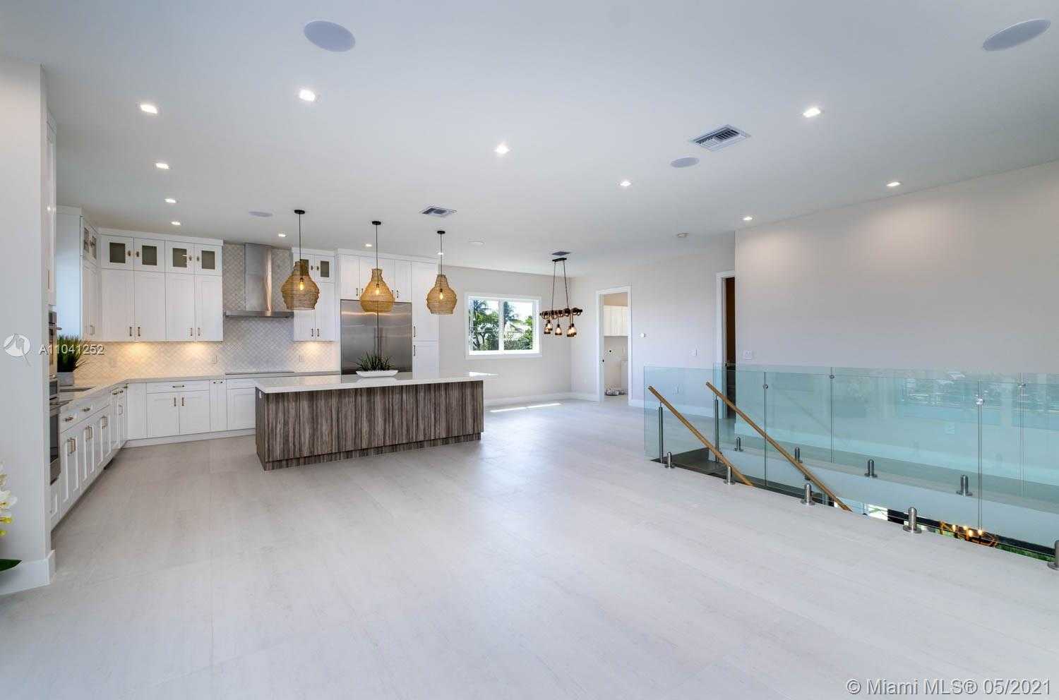 Small Image of 117 MOCKINGBIRD ROAD, Islamorada Number 13