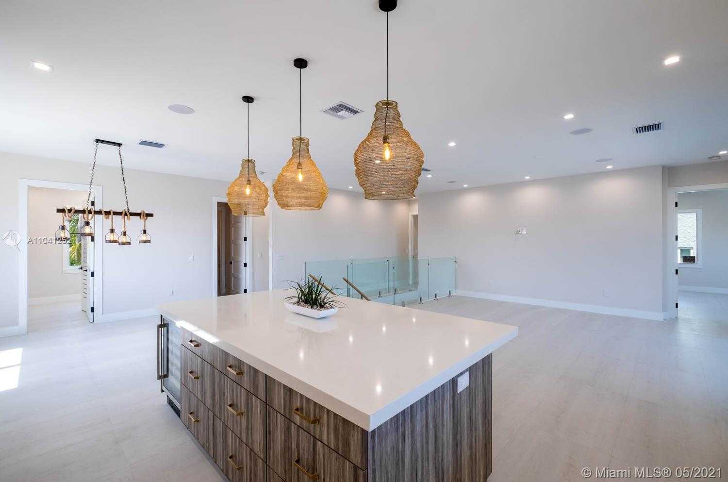 Small Image of 117 MOCKINGBIRD ROAD, Islamorada Number 17
