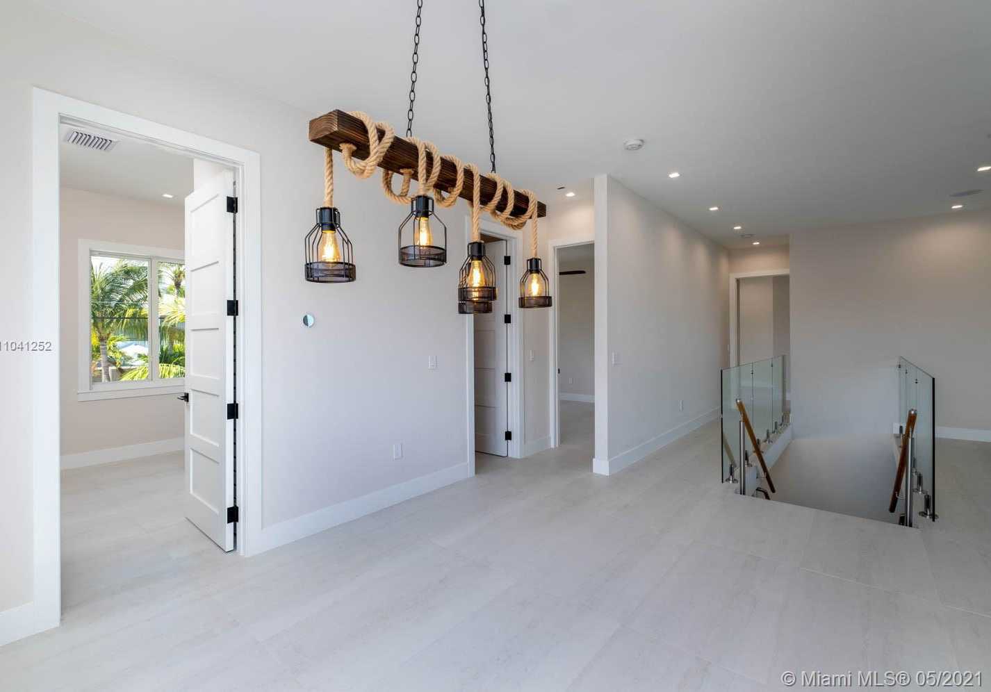 Small Image of 117 MOCKINGBIRD ROAD, Islamorada Number 19