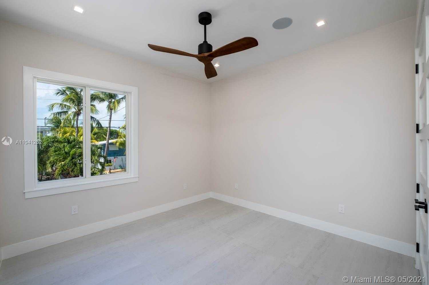 Small Image of 117 MOCKINGBIRD ROAD, Islamorada Number 25
