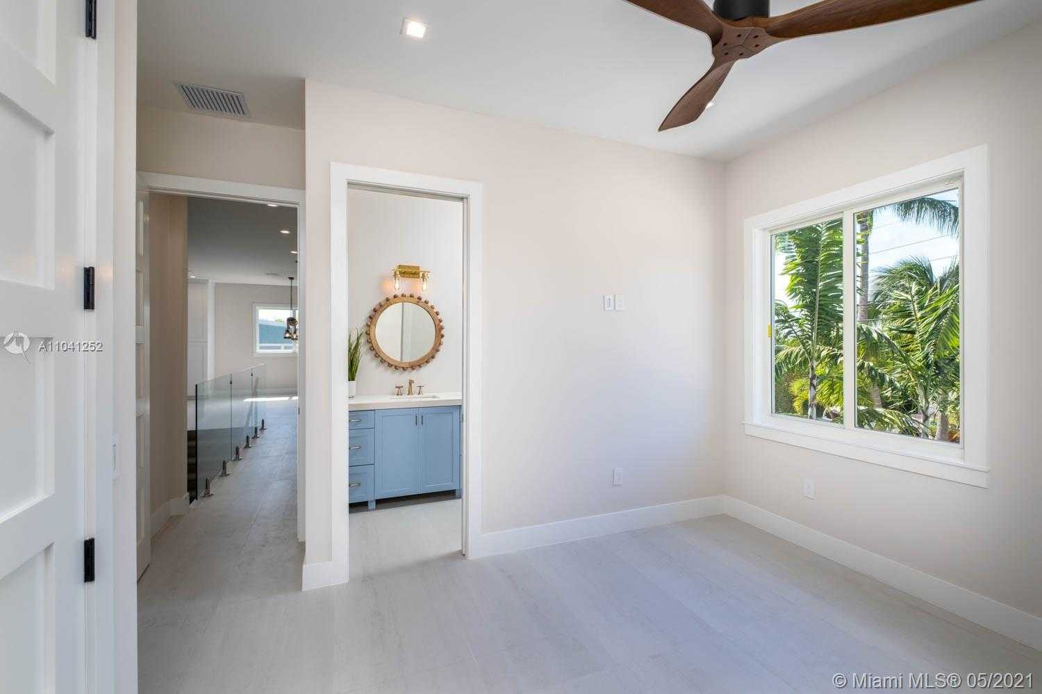 Small Image of 117 MOCKINGBIRD ROAD, Islamorada Number 26
