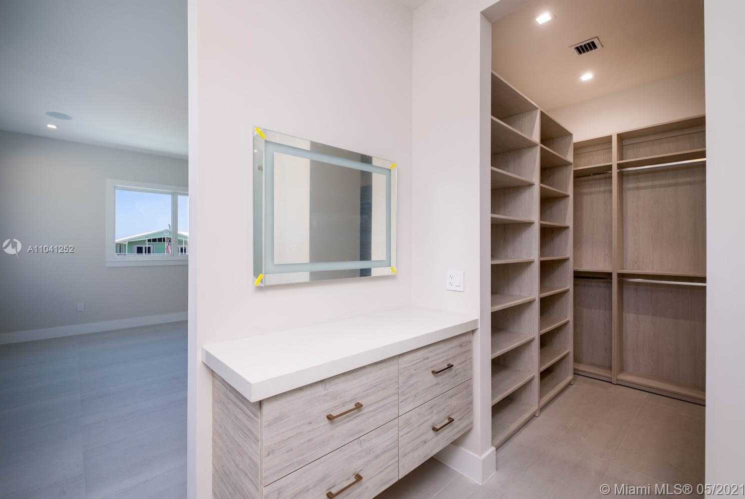 Small Image of 117 MOCKINGBIRD ROAD, Islamorada Number 36