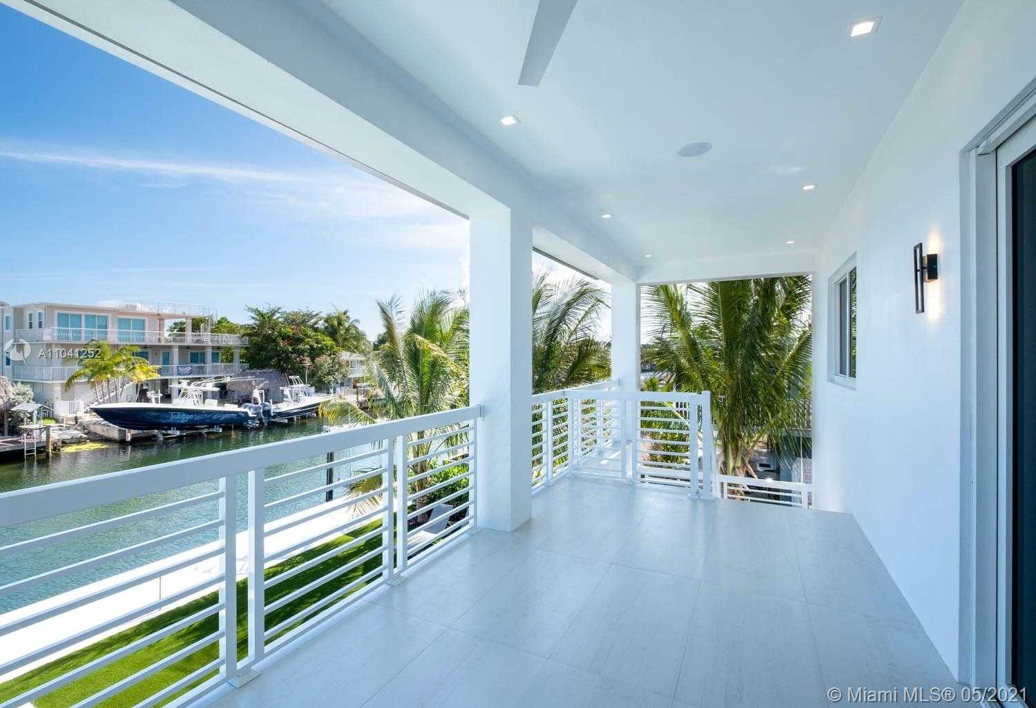 Small Image of 117 MOCKINGBIRD ROAD, Islamorada Number 39