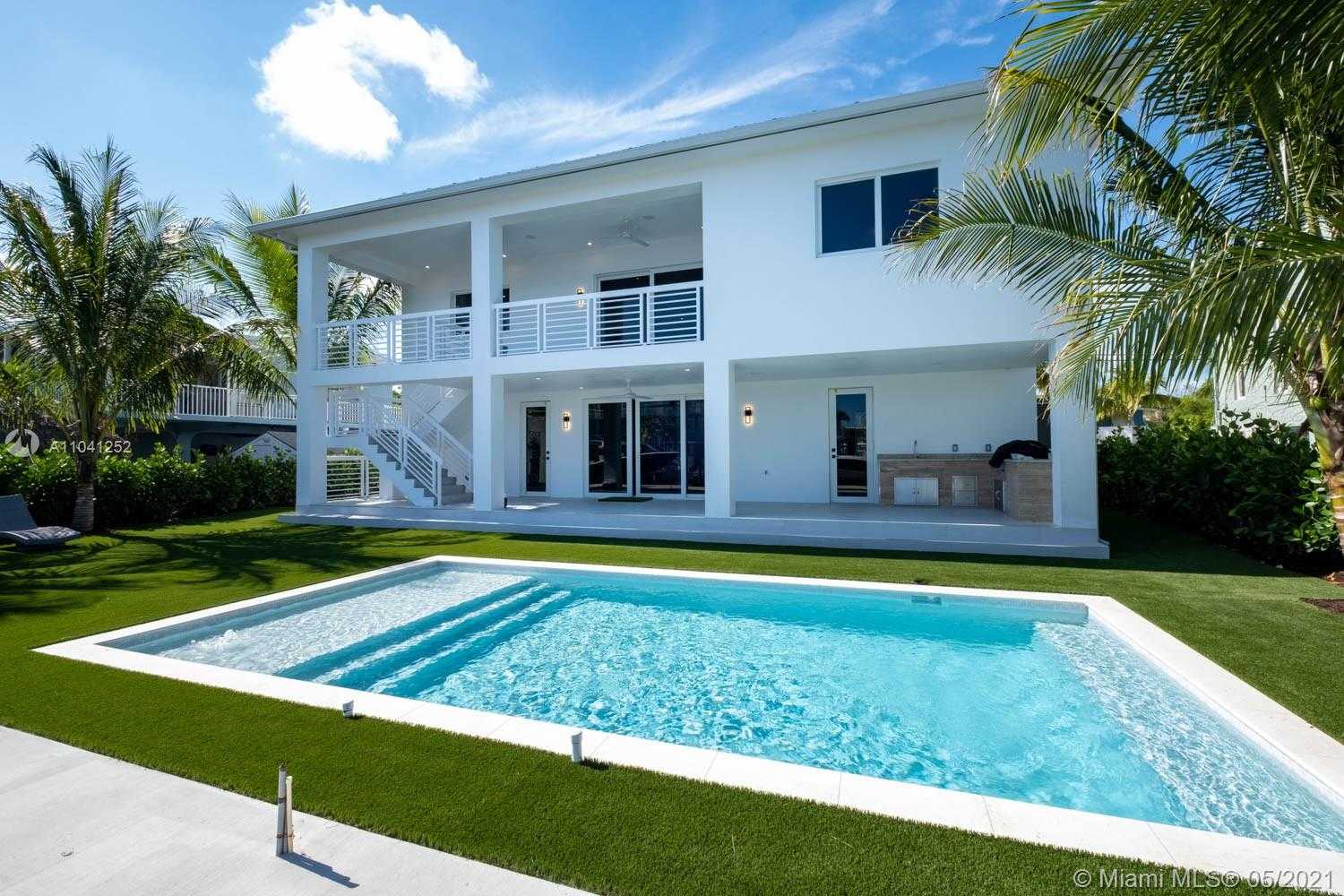 Small Image of 117 MOCKINGBIRD ROAD, Islamorada Number 45